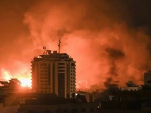 تقرير: اسرائيل تبلغ مصر عزمها شن حملة برية في غزة ستستمر لأشهر