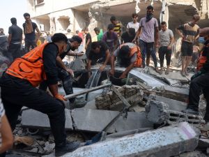 عشرات الشهداء في غارات اسرائيلية على مخيم جباليا