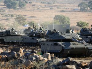 دبابات اسرائيلية بالقرب من الحدود اللبنانية