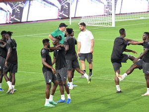 Ivory Coast's players warm up during a training session on the eve of their international friendly football match with Morocco at the Felix Houphouet Boigny Stadium in Abidjan on October 13, 2023. (Photo by Sia KAMBOU / AFP)