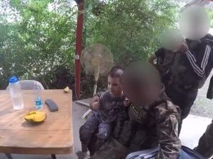 مقاتلو القسام داخل أحد مستوطنات غلاف قطاع غزة