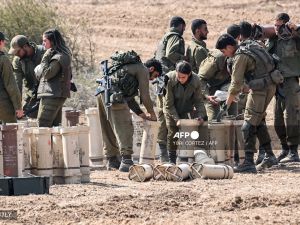 جنود ومجندات من الجيش الاسرائيلي في غلاف قطاع غزة