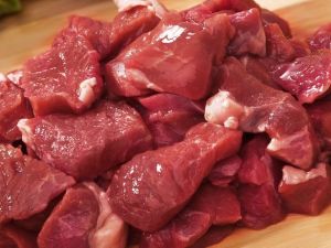 تفسير رؤية قطع اللحم النيء في المنام