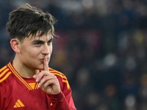 باولو ديبالا (Photo by Alberto PIZZOLI / AFP)