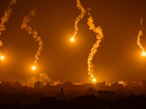 عشرات الشهداء والجرحى في قصف اسرائيلي هو الاعنف على غزة منذ بدء الحرب