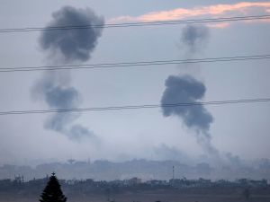 قمة الرياض تخفق في اتخاذ إجراءات لردع العدوان، والشهداء تجاوزوا 11100 شهيد