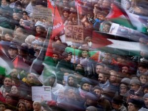 تظاهرة تاريخية في واشنطن تطالب بايدن بلجم اسرائيل