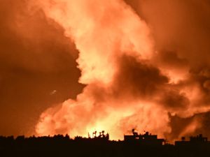 30 شهيدا في مجزرة اسرائيلية جديدة في مخيم المغازي بغزة