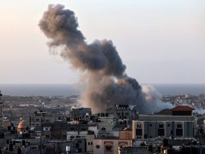 تصاعد الدخان من رفح في جنوب قطاع غزة. 9 تشرين الثاني، وكالة الصحافة الفرنسية