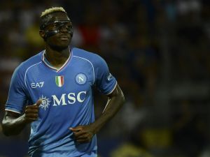 Napoli's Nigerian forward #09 Victor Osimhen reacts during the Italian Serie A football match Frosinone vs Napoli at the Benito Stirpe stadium in Frosinone, on August 19, 2023. (Photo by Filippo MONTEFORTE / AFP)