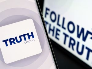 Truth Social Struggles: Financial woes and uncertain future plague Trump's Social-Media venture