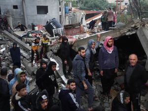 من خان يونس - (رويترز)