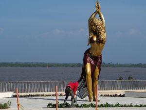 Giant statue of Shakira 