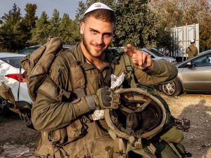 Israeli soldiers raid mosque in Jenin