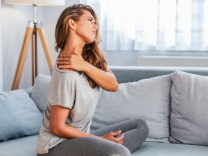 طبيب البوابة: أسباب آلام الكتف وطرق علاجها