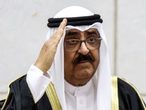 مبايعة الشيخ مشعل الأحمد الصباح أميراً للبلاد.