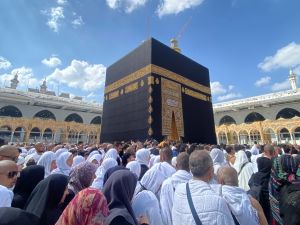 عبارات تهنئة لمن عاد من العمرة