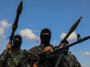 ادرعي ينشر صورة مزعومة لمحمد الضيف