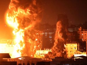 قصف عنيف على خان يونس بغزة