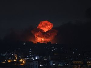 قصف عنيف على غزة والنصيرات