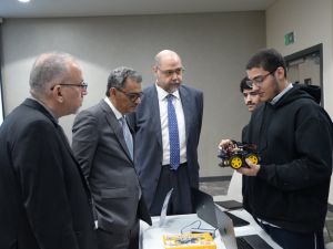 كلية الهندسة بجامعة أبوظبي تختتم النسخة الأولى من مسابقة «روبوكار» لتصميم سيارات الروبوت الصغيرة في حرمها الجامعي بمدينة العين