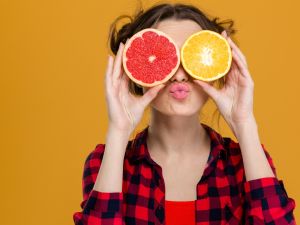 طبيب البوابة: 6 أطعمة يجب تجنب تناولها مع الحمضيات