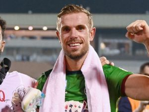 Ettifaq's English midfielder #10 Jordan Henderson celebrates his team's win in the Saudi Pro League football match between Al-Ettifaq and Al-Nassr at the Prince Mohamed bin Fahd Stadium in Dammam on August 14, 2023. (Photo by Ali Alhaji / AFP)