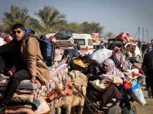نزوح مئات آلاف الفلسطينيين من شمال فطاع غزة إلى المناطق الجنوبية