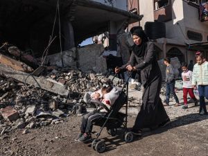 استعداد إسرائيل للبدء بالفعل في المرحلة الأولى من الصفقة بعودة السكان الفلسطينيين إلى شمال قطاع غزة