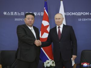 What gift did Putin give to Kim Jong-un?