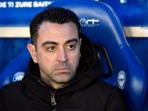 مستقبل تشافي مع برشلونة على المحك بسبب دوري أبطال أوروبا
