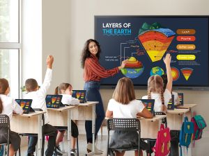 Samsung Showcases Advanced Connectivity Through SmartThings for Its B2B Displays at ISE 2024