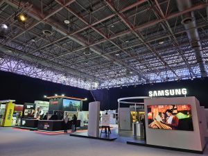 سامسونج تستعرض قدرات هواتفها المحمولة Galaxy S24 في التصوير بتقنية الذكاء الاصطناعي خلال "إكسبوجر 2024"