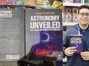 ياسين هيثم منير يصدر كتاب  "ASTRONOMY UNVEILED"