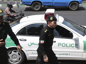 عناصر من الشرطة الإيرانية