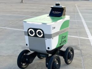 روبوت UBER EATS