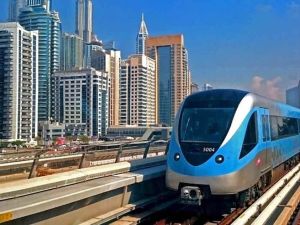 تعرف علي مترو دبي: دليل البطاقات والمحطات والمواعيد