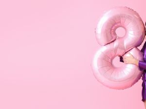 مجموعة من أجمل الرسائل والمسجات ليوم المرأة العالمي 2024 shutterstock