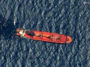 Houthis target US Mido vessel and Israel’s Eilat with ballistic missiles
