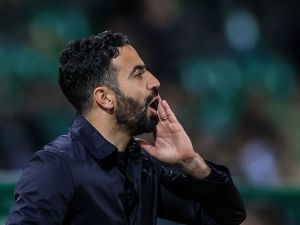 Sporting's Portuguese coach Ruben Amorim shouts from the touchline during the UEFA Europa League last 32 second leg football match between Sporting CP and BSC Young Boys at the Jose Alvalade stadium in Lisbon on February 22, 2024. (Photo by PATRICIA DE MELO MOREIRA / AFP)
