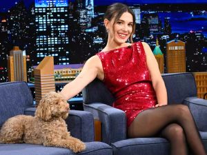 Millie Bobby Brown sparks confusion from fans over loss of her accent: 'She doesn't sound British at all'. (Tonight Show)