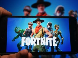 When will Fortnite be back up? Latest update on Chapter 5 Season 2: Myths & Mortals maintenance. (Shutterstock)