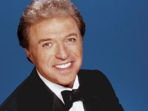 Steve Lawrence, celebrated singer and half of the iconic duo ‘Steve and Eydie,’ passes away at 88. (X)