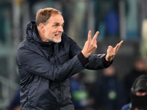 Bayern Munich's German head coach Thomas Tuchel gestures during the UEFA Champions League last 16 first leg between Lazio and Bayern Munich at the Olympic stadium on February 14, 2024 in Rome. (Photo by Alberto PIZZOLI / AFP)