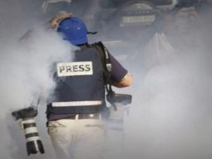 إصابة صحفيين في غزة