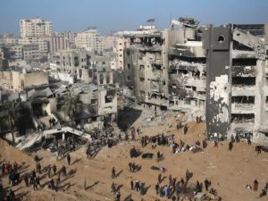 انتشال جثامين شهداء في غزة