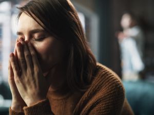 تفسير حلم رؤية الزوج المتوفي في المنام