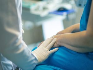 عبارات تهنئة للمريض بالسلامة والخروج من المستشفى