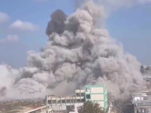 لحظة قصف السوق