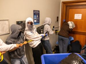 تصاعد الإحتجاجات الطلابية في جامعة كولومبيا
